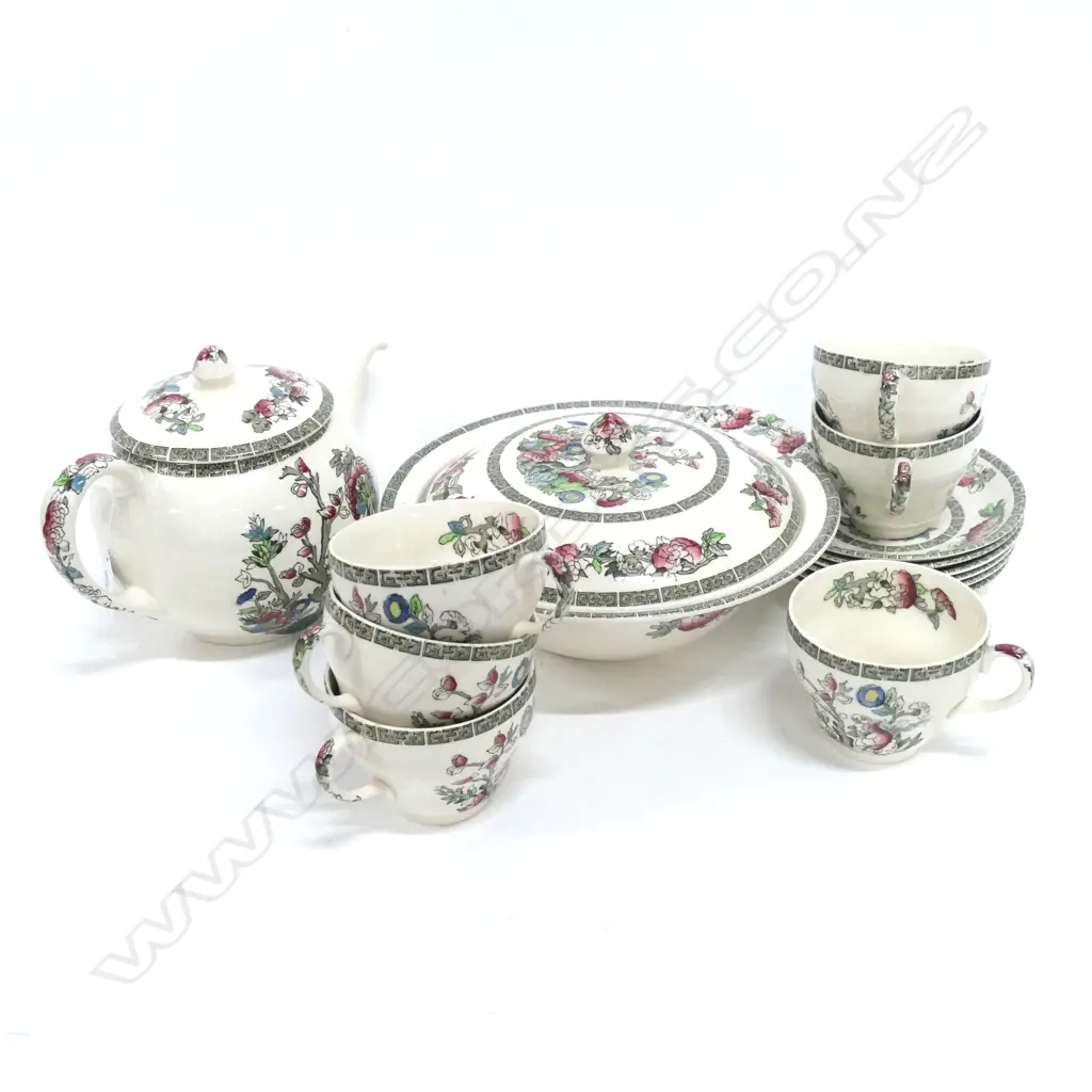 JOHNSON BROS. PART TEASET WITH TEAPOT, 1 CUP CHIPPED Image 1++