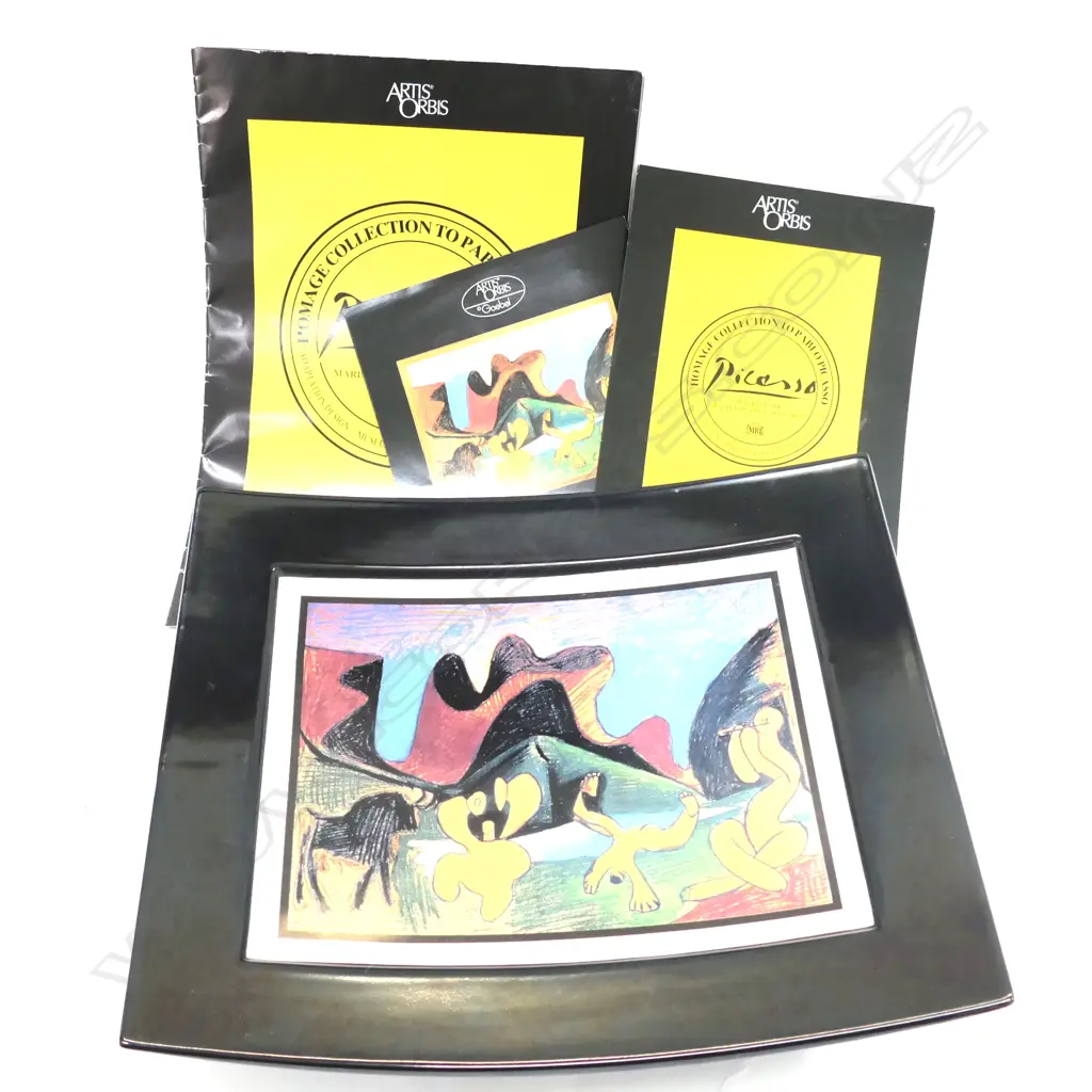 A LIMITED EDITION PICASSO PLATE - EUROPEAN MUESEUM BOUTIQUE WITH CERTIFICATE H.260MM L.320MM Image 1++