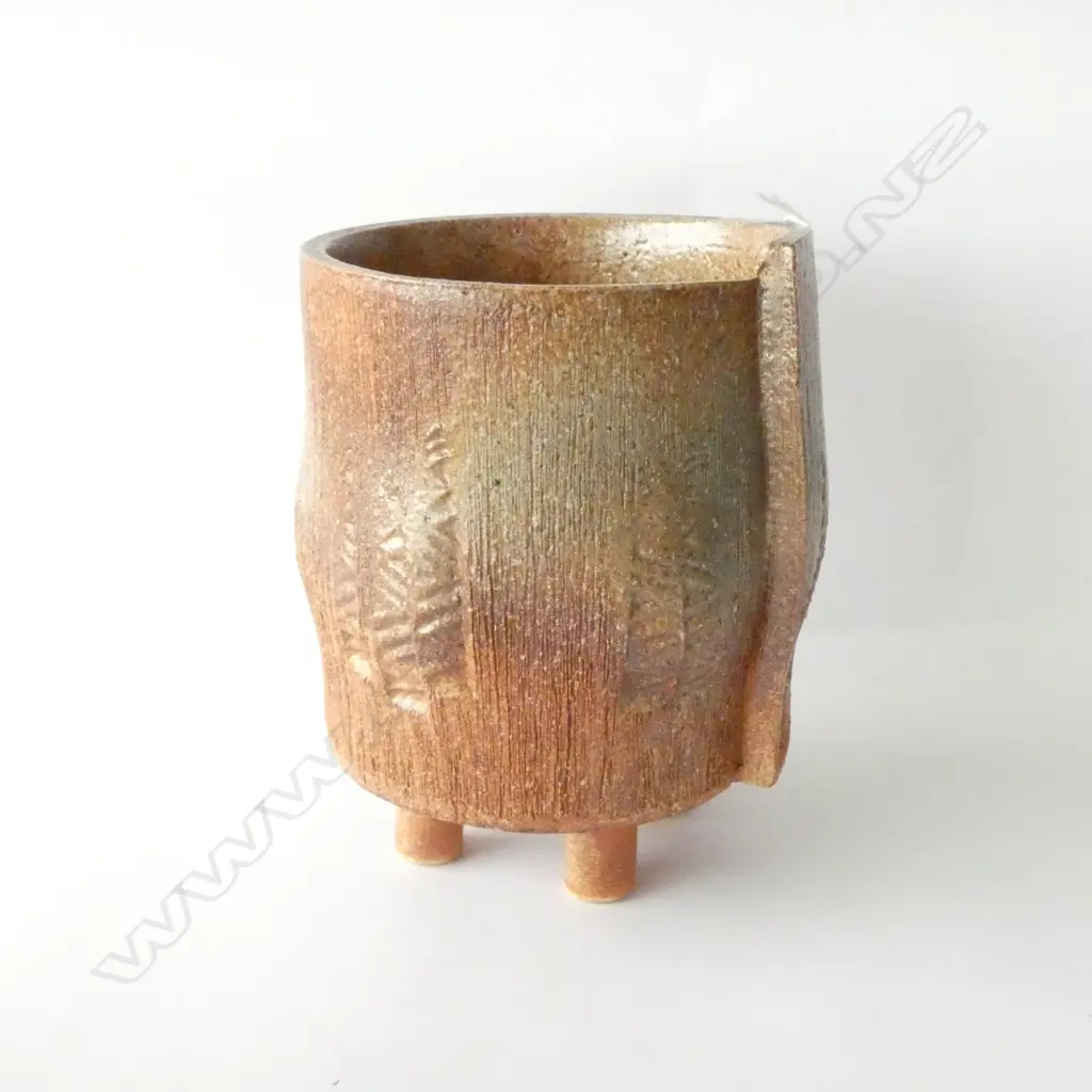 VINTAGE STAMPED JAPANESE FOOTED IKEBANA VASE H. 200MM Image 1++