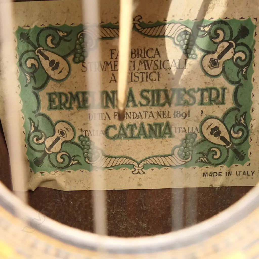 VINTAGE ITALIAN ACOUSTIC GUITAR, H.790mm Image 1++
