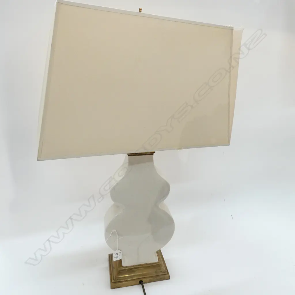 CRACKLE GLAZE TABLE LAMP (SHADE  FAULTED) Image 1++