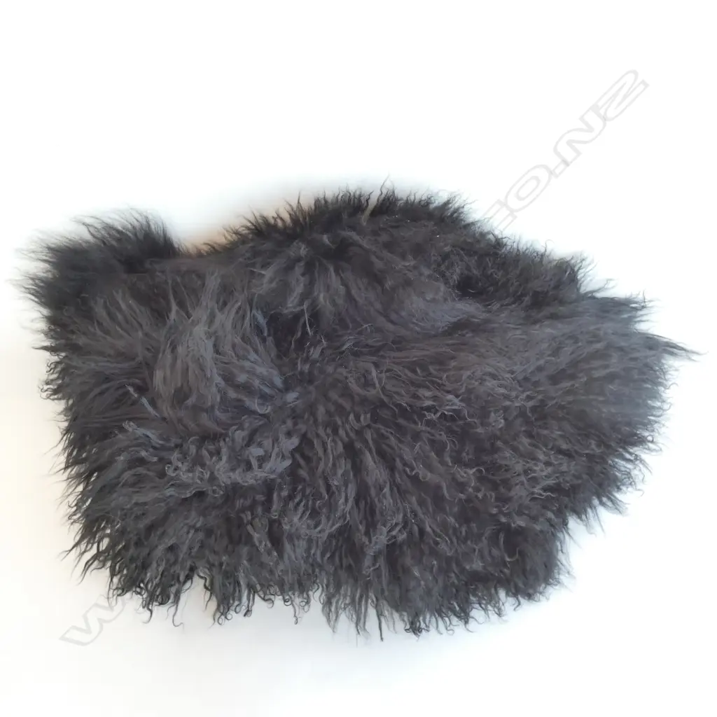 BLACK TIBETAN LAMB HIDE L 950 MM Image 1++