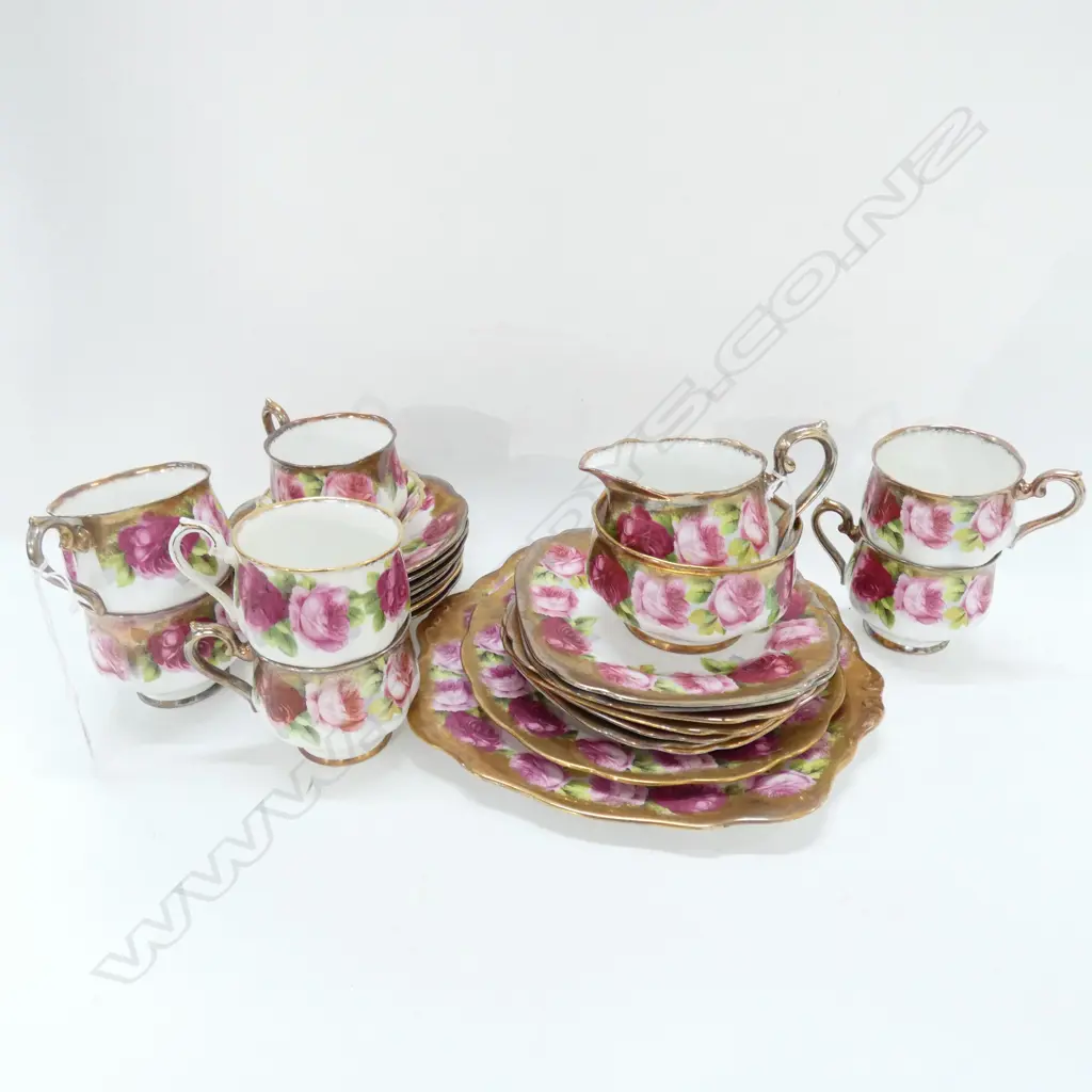 26 PCE ROYAL ALBERT TEA SERVICE OLD ENGLISH ROSE Image 1++