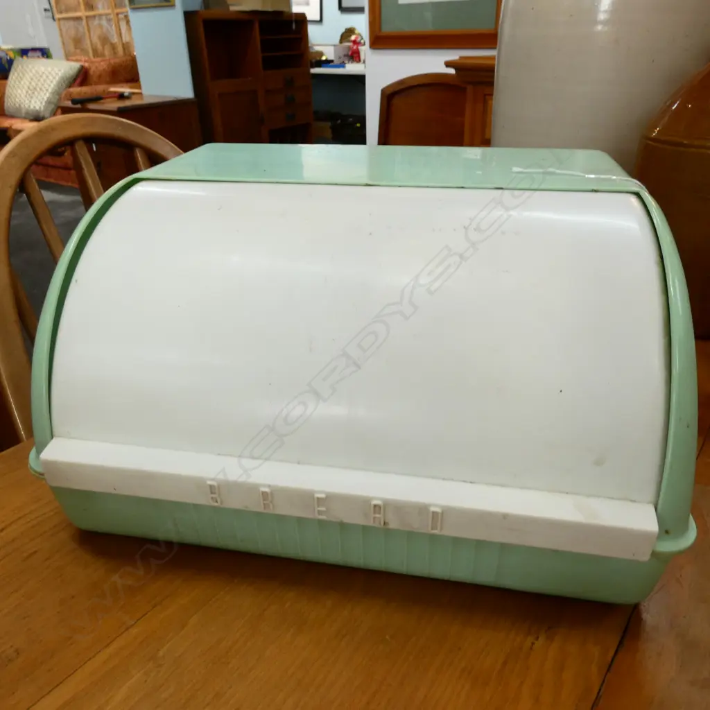 VINTAGE GREEN & WHITE BREAD BIN Image 1++