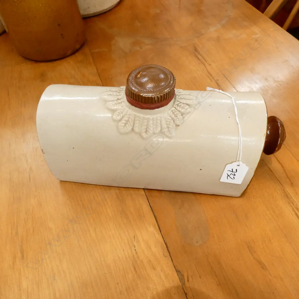 HORTER & SONS LONDON VICT STONEWARE HOT WATER BOTTLE Image 1++