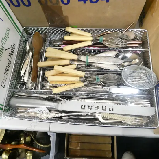 TRAY OF ASST. CUTLERY