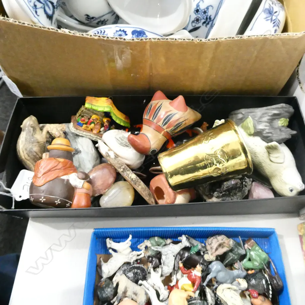 ASST BOX LOT OF CHINA SOUVENIRS & SMALL GIFTS Image 1++