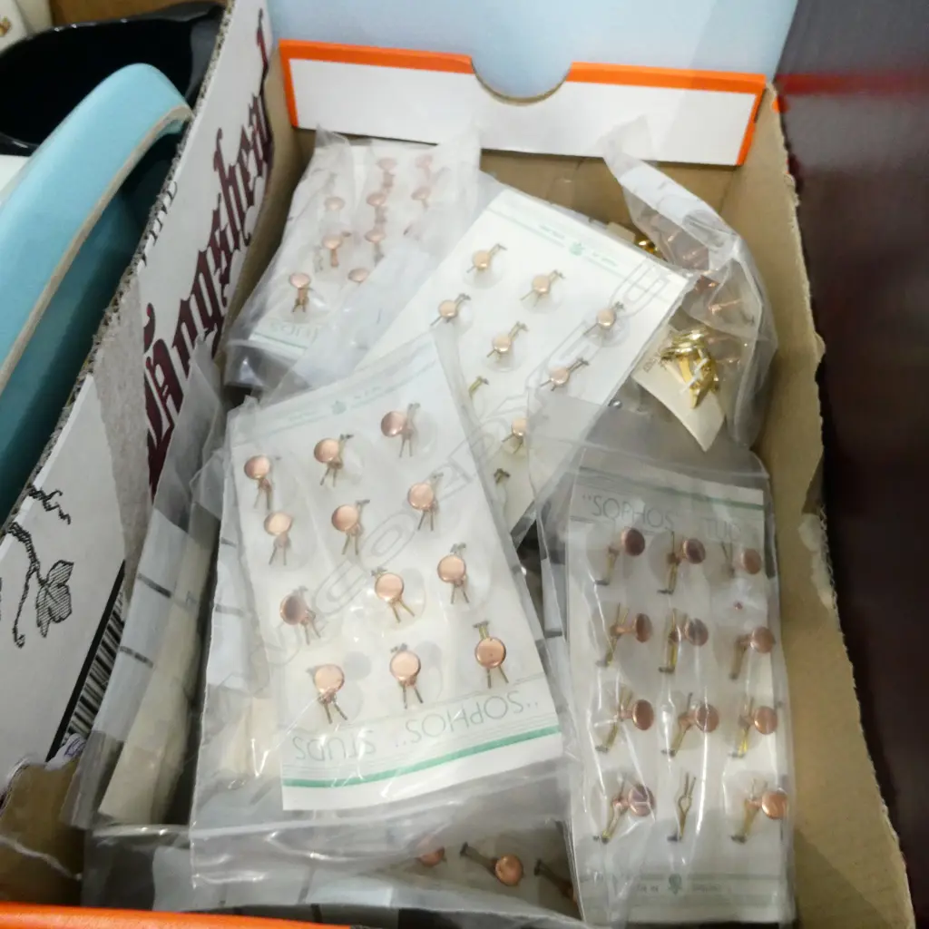 LGE BOX NEW OLD STOCK GOLD PLATED CUFF LINKS Image 1++