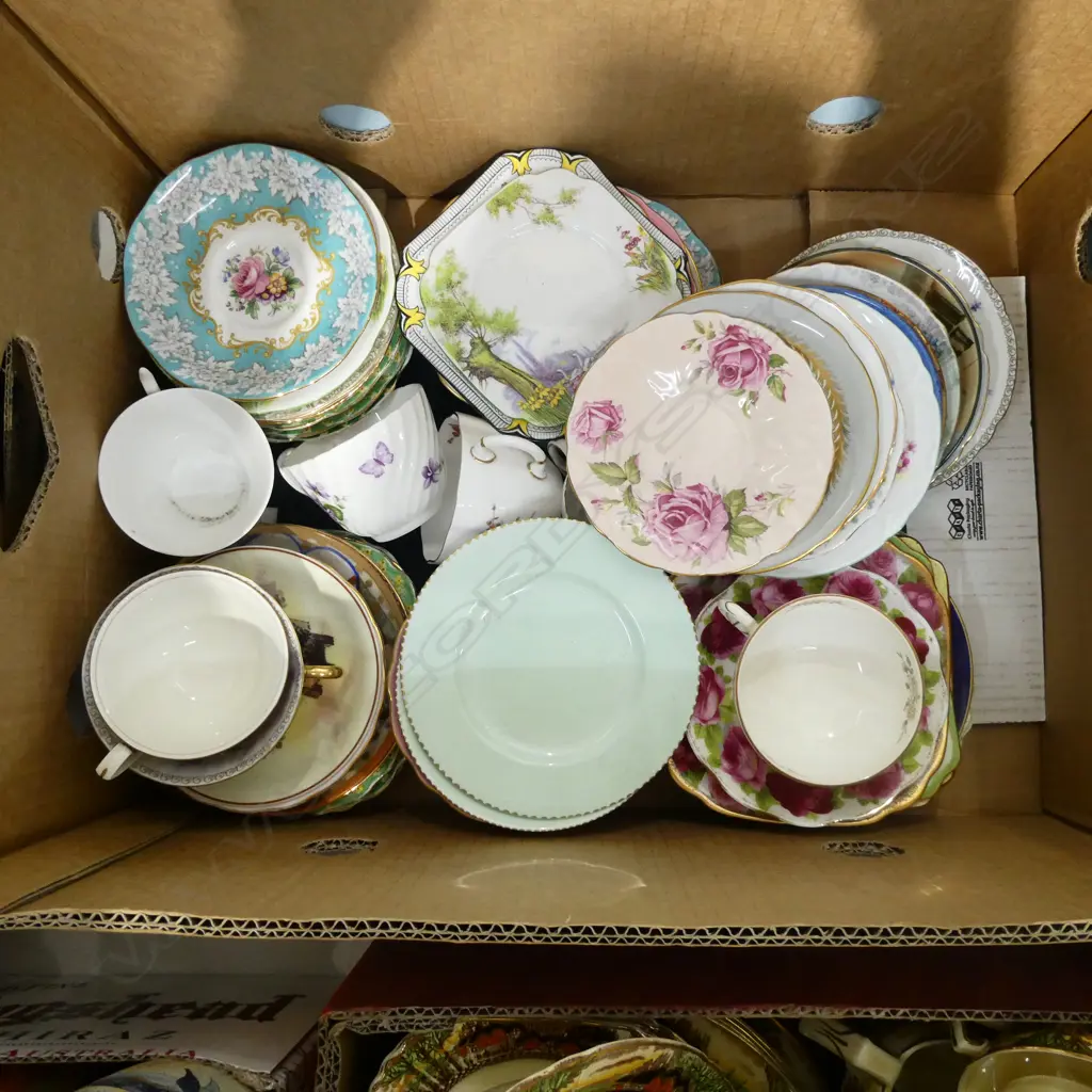 BOX CUPS SAUCERS & PLATES R/ALBERT SHELLEY ETC Image 1++