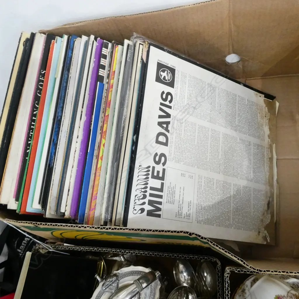 ASST RECORDS JAZZ/BLUES G BENSON/BESSIE SMITH OTIS REDDING ETC Image 1++