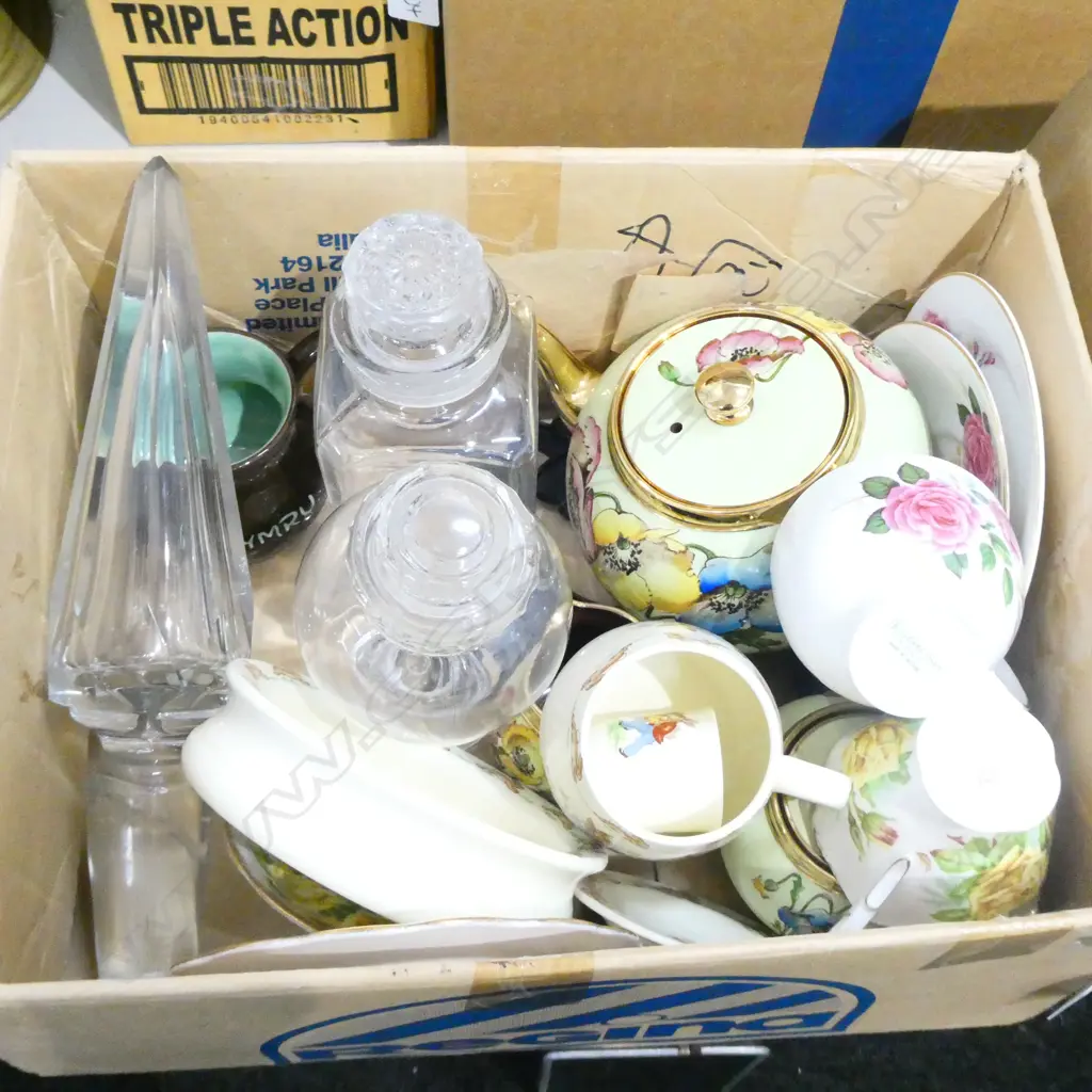 BOX LOT ASST. CHINA INCL; BUNNYKINS, TRIOS ETC Image 1++
