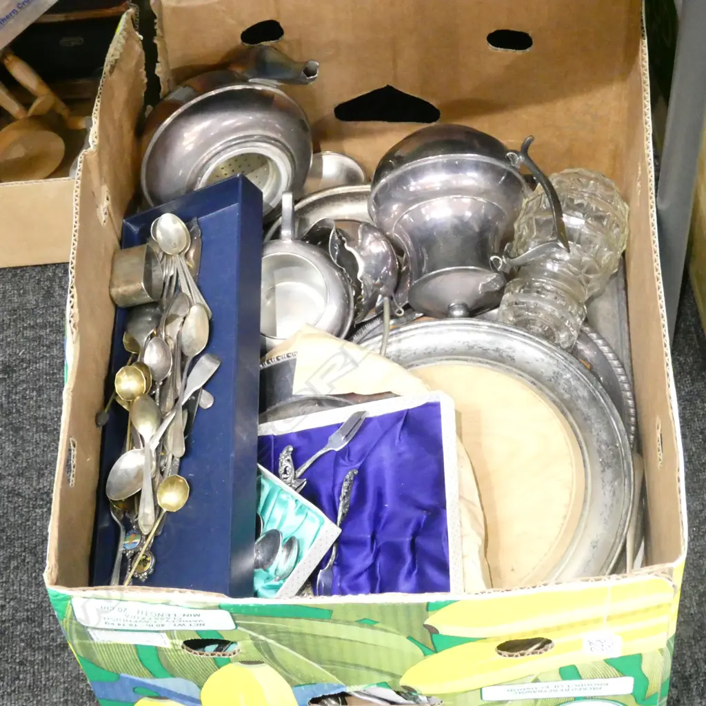 LOT ASST EP TEA SET/TRAYS/ CUTLERY ETC Image 1++