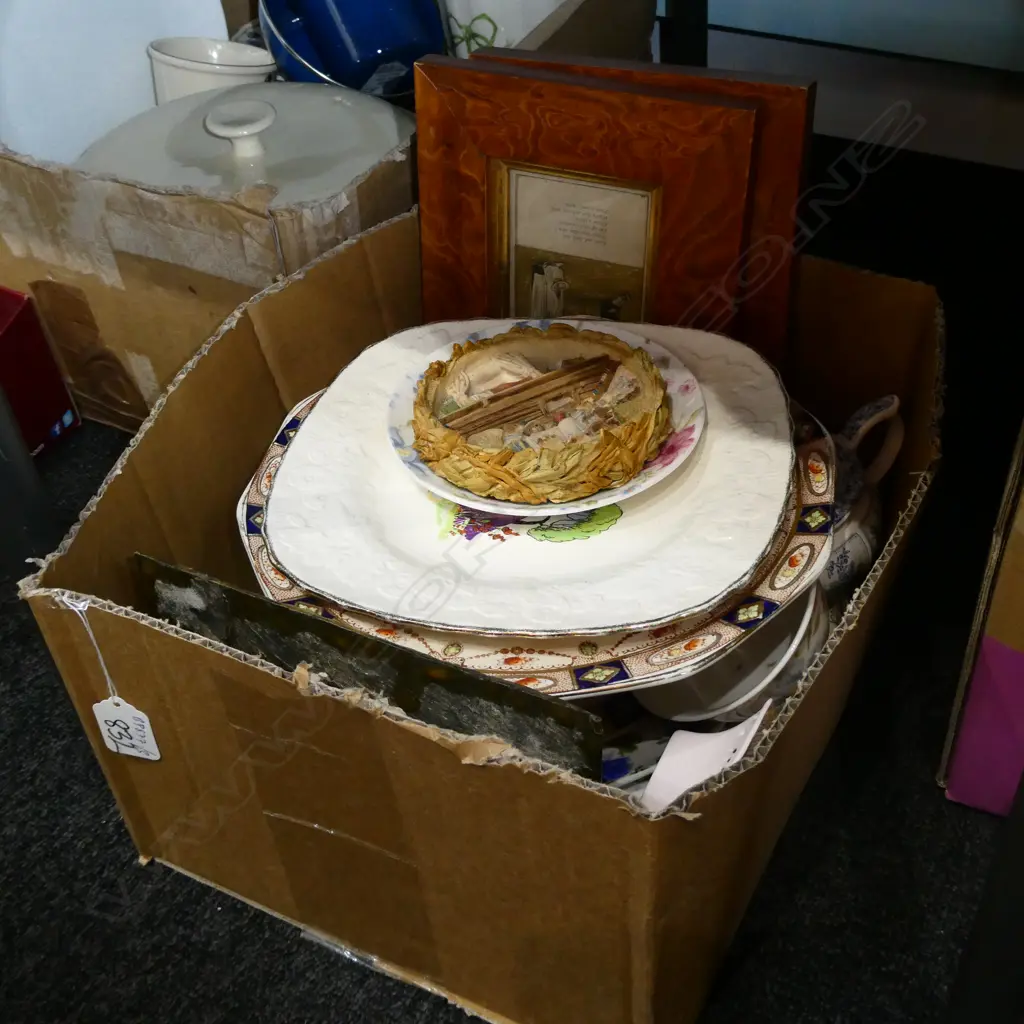 BOX OF ASSORTED STONEWARE ETC Image 1++