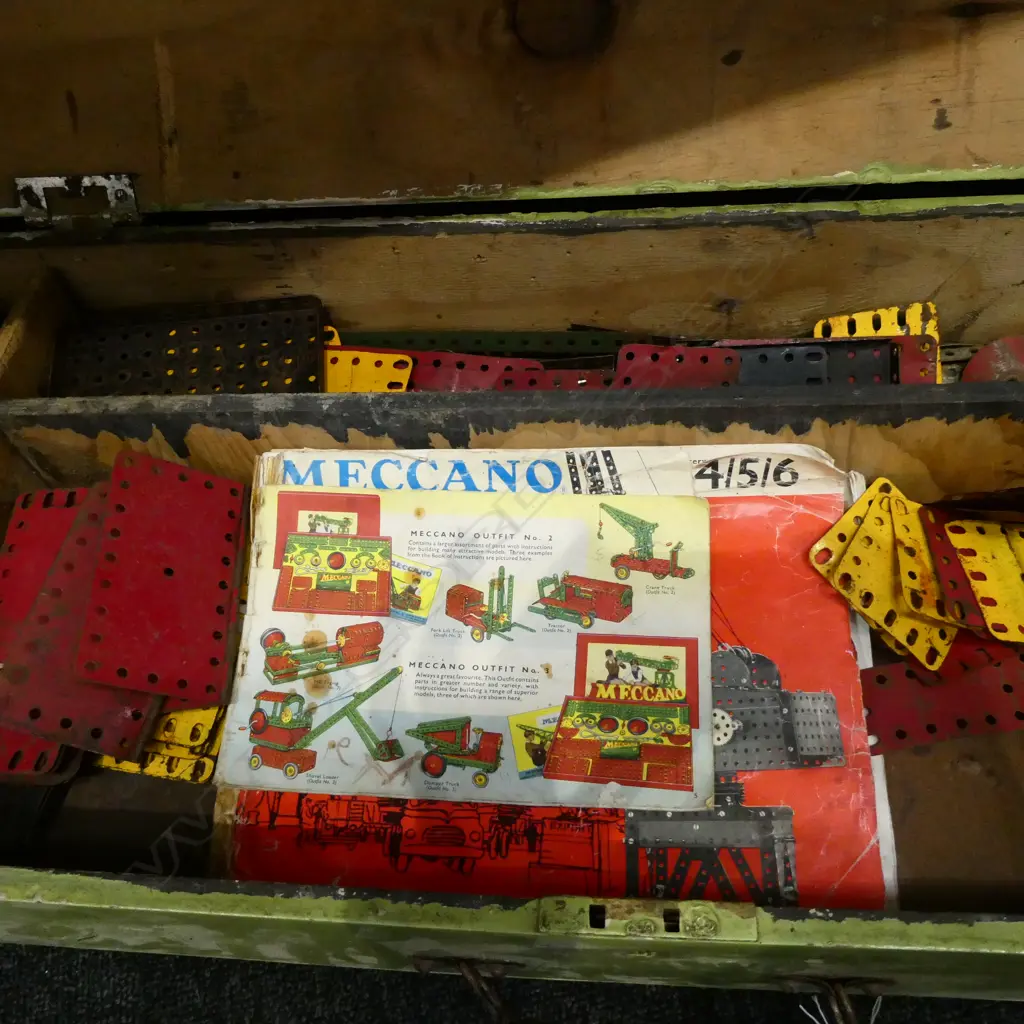 LGE BOX OLD MECCANO SECTIONAL INTERIOR VARIOUS PCES Image 1++