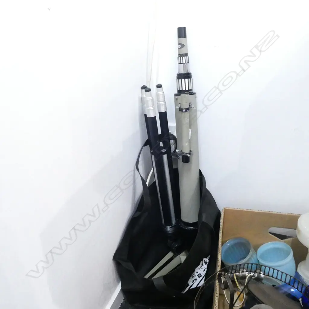 GN5 TELESCOPE WITH TRIPOD Image 1++
