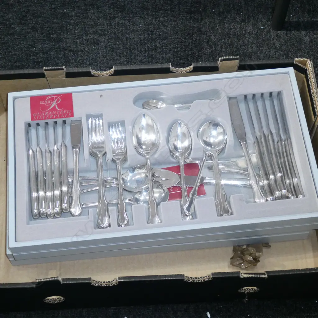 2 SILVER PLATED CUTLERY SETS Image 1++