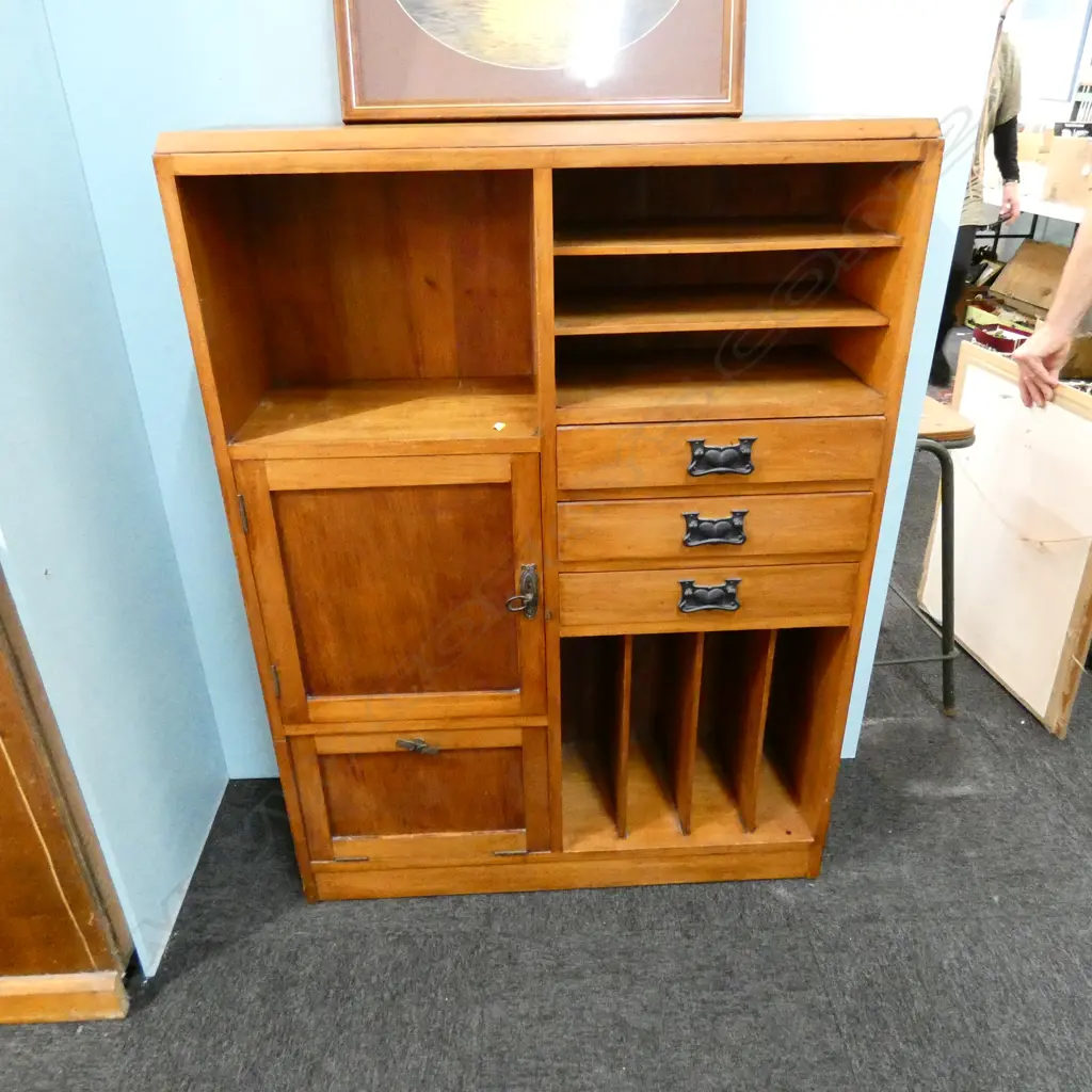 PINE CUPBOARD H. 1140 W. 845MM Image 1++