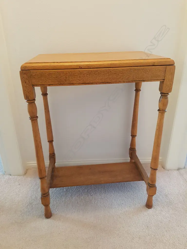 OAK TELEPHONE TABLE, 530 x 350  x710mm Image 1++