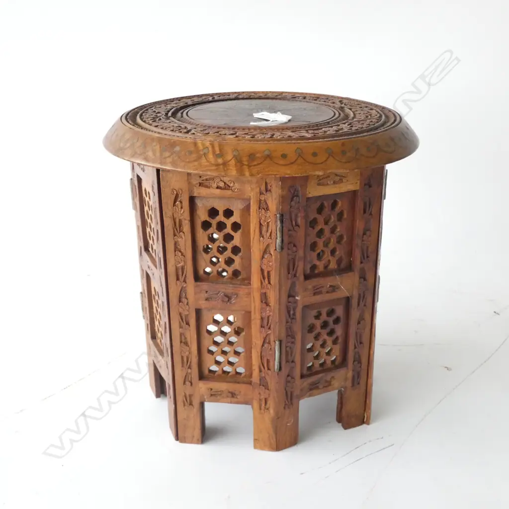 VINTAGE INDIAN SMALL CARVED & INLAY SIDE TABLE Image 1++