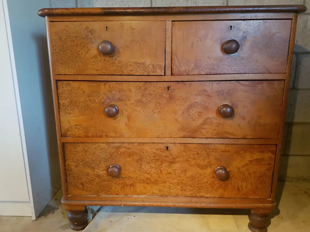 19thC BURR TOTARA& KAURI  CHEST OF FOUR DRAWERS, 970 x 430 x 950mm Image 1++