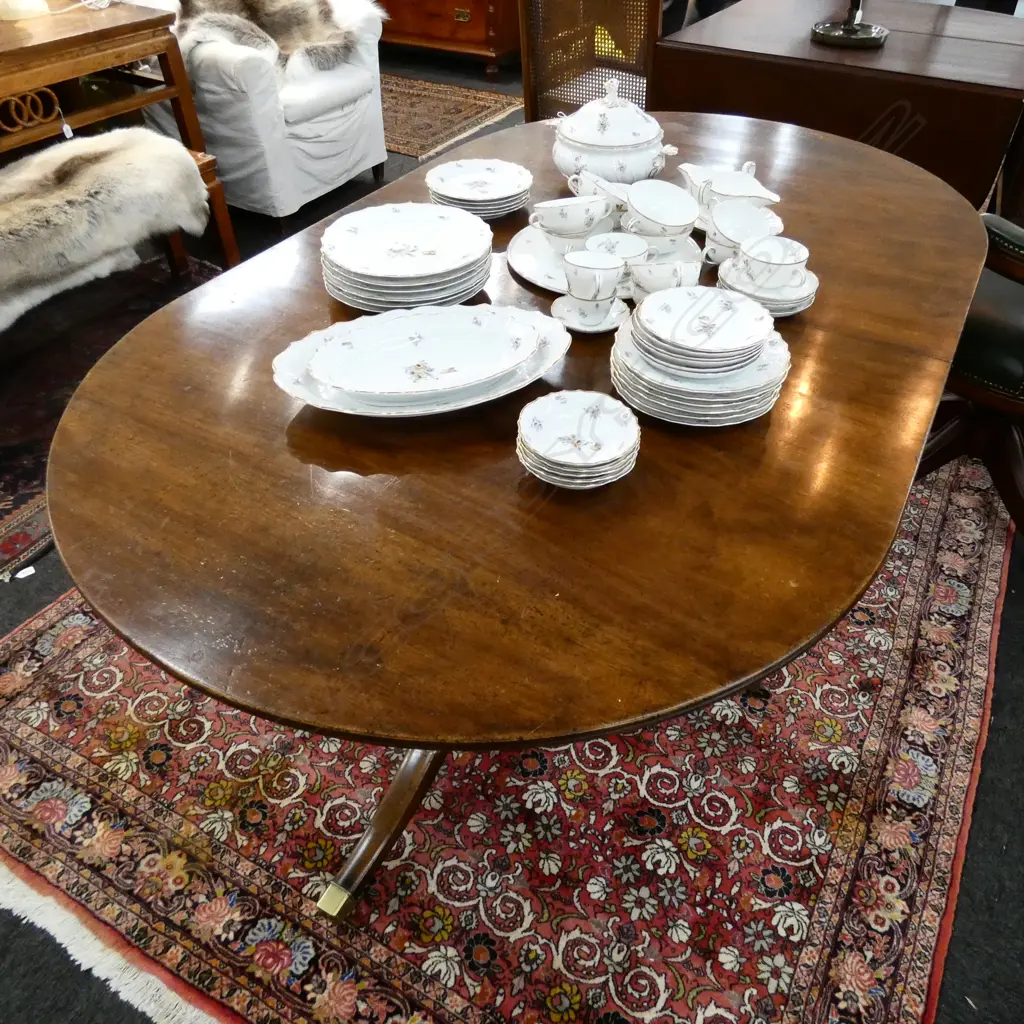 D END MAHOGANY REGENCY STYLE TABLE L. Image 1++