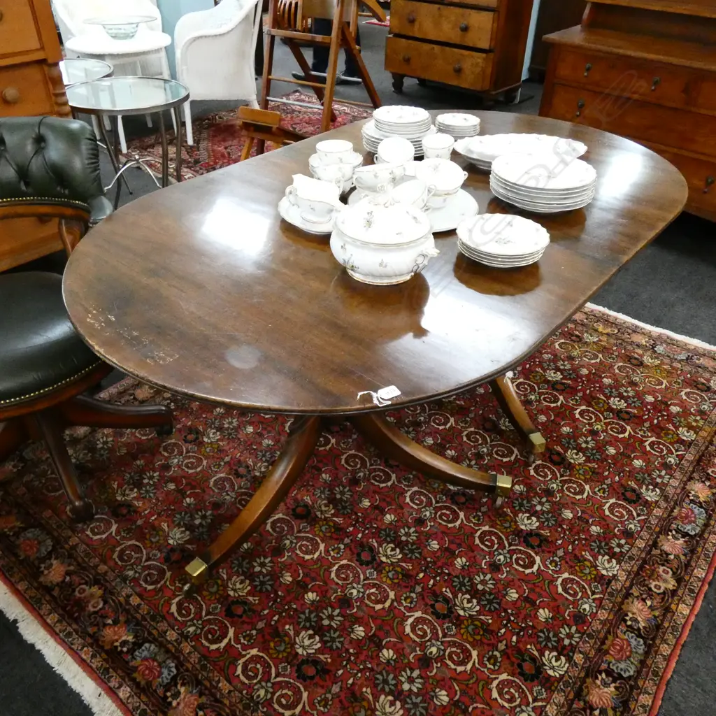 D END MAHOGANY REGENCY STYLE TABLE L. Image 1++
