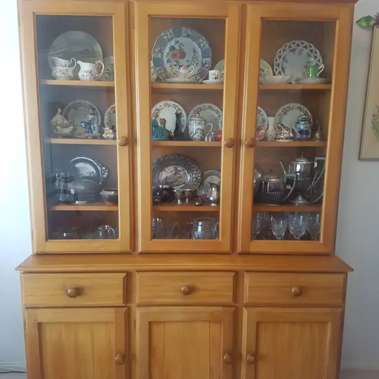 1980S RIMU DISPLAY DRESSER, 530 x 410 x 1830mm.
