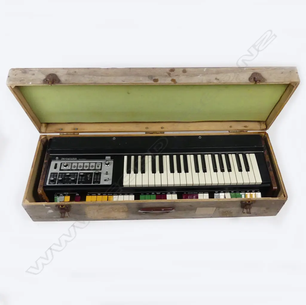Roland SH-2000 Synthesizer Image 1++