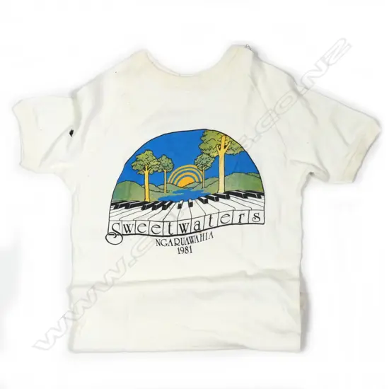 SWEETWATERS NGARUAWAHA 1981 TEE SHIRT SIZE M SOME STAINS