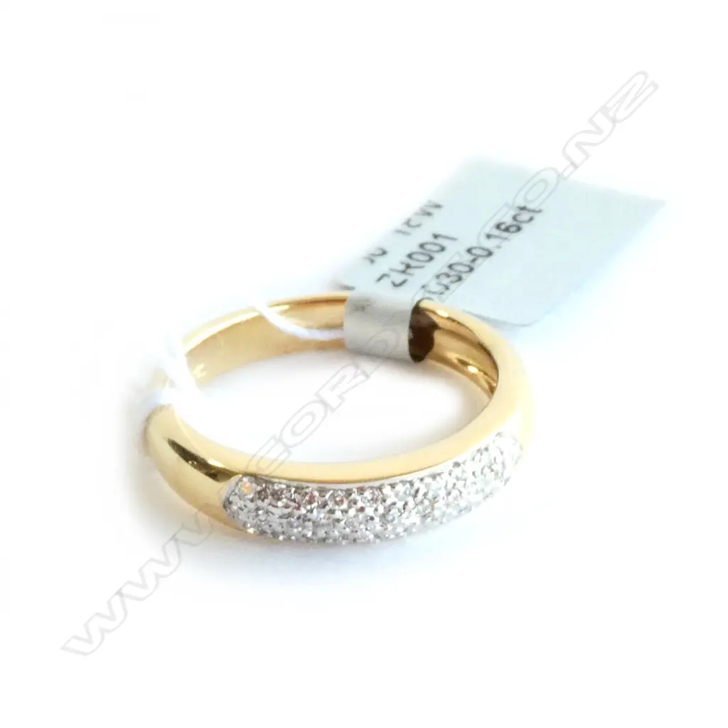 18ct Y/GOLD & 30 DIAMOND RING. INS $1680 Image 1++