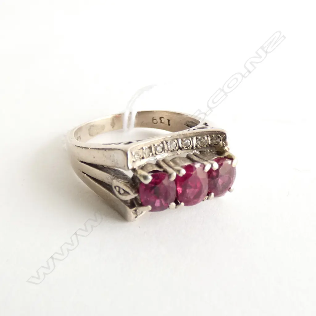 14CT WHITE GOLD RUBY & DIAMOND RING Image 1++