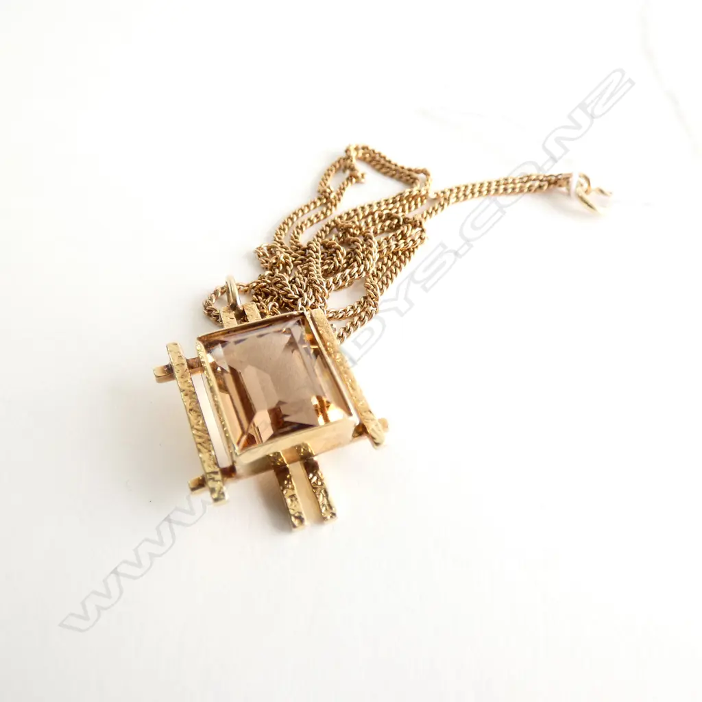 RETRO 9CT GOLD AND SMOKY QUARTZ PENDANT WITH FINE CHAIN Image 1++