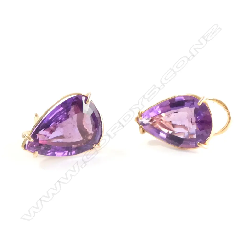 PAIR 14CT GOLD AND AMETHYST EARRINGS Image 1++