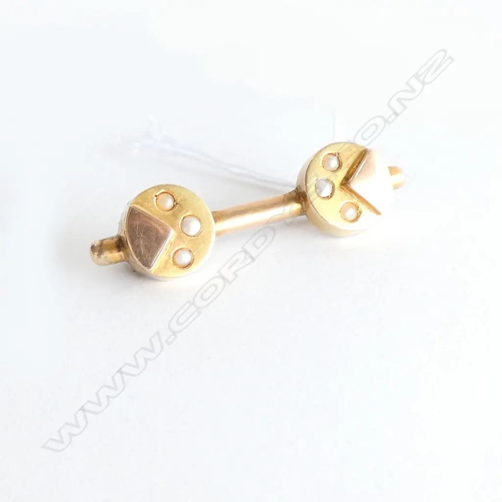 9CT GOLD AND SEED PEARL BROOCH 2.76gm Image 1++