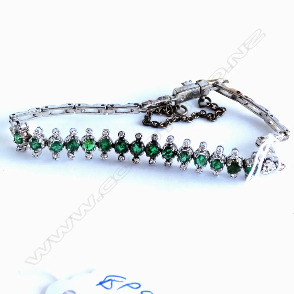 14K WHITE GOLD EMERALD & DIAMOND BRACELET 10gms Image 1++