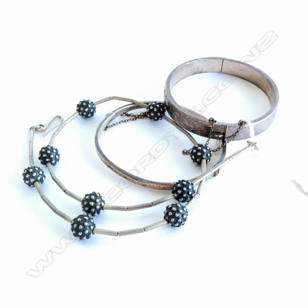 STG SILVER CONTEMPORARY NECKLACE + 2 STG BRACELETS Image 1++