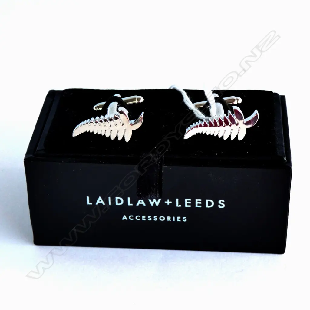 PR CASED SILVER FERN CUFFLINKS  Image 1++