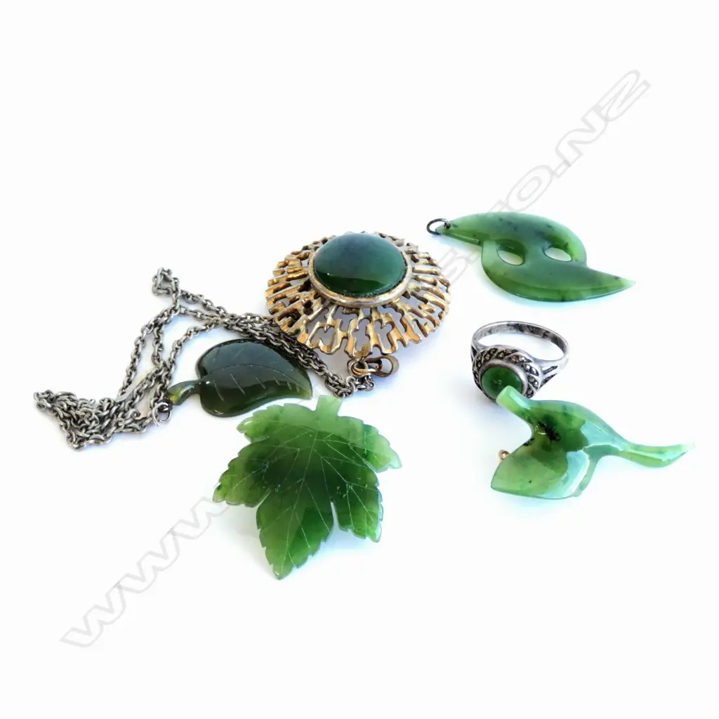6 NEPHRITE JEWELLERY ITEMS. PENDANTS SILVER RING ETC Image 1++