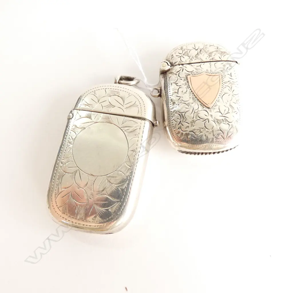 SILVER & GOLD VESTA CASE BIRMINGHAM 1912 TOGETHER WITH AN UNMARKED SILVER CASE Image 1++