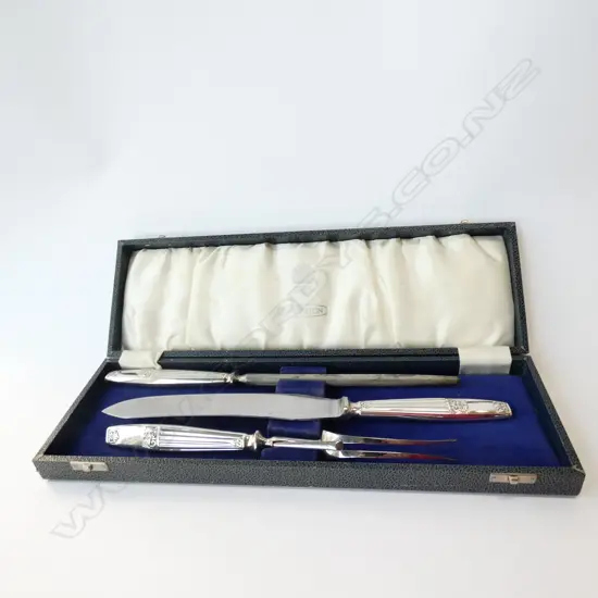 ELKINGTON SILVER PLATED CARVING SET IN CASE 