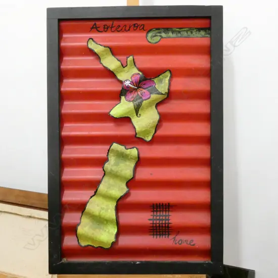 CORRUGATED METAL ARTWORK OF AOTEAROA H 880 MM