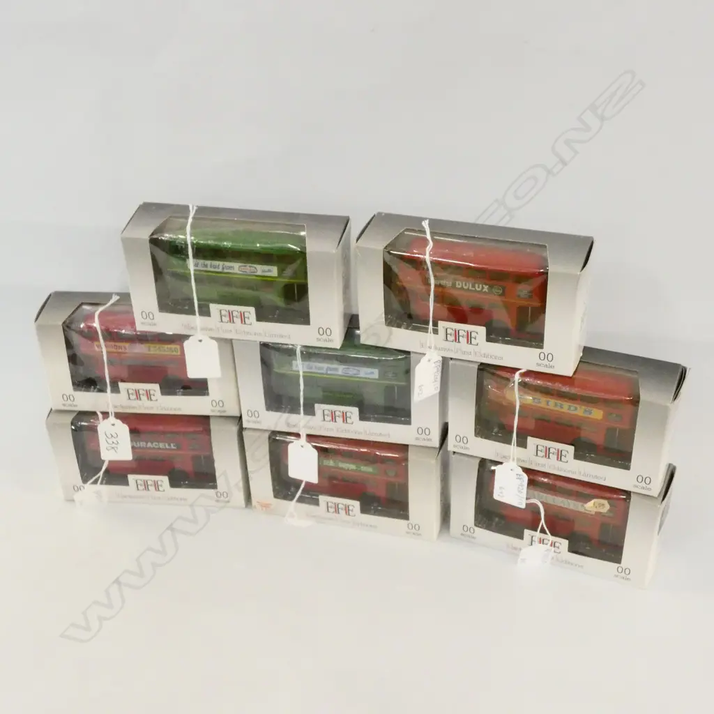 8 EXCLUSIVE FIRST EDITIONS DOUBLE DECKER BUSES; 6 RED 2 GREEN Image 1++