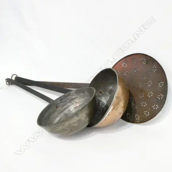 2 COPPER POTS & A STRAINER 