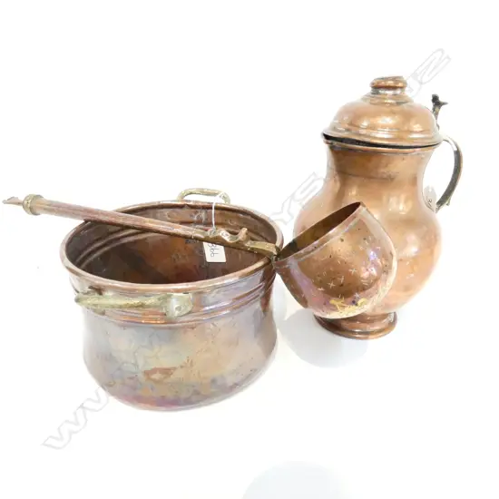 COPPER POT WITH LADLE + LIDDED JUG