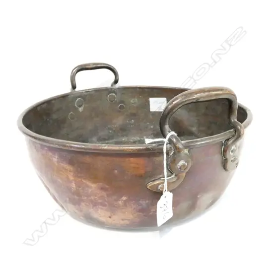 OLD COPPER PAN MEDIUM SIZE