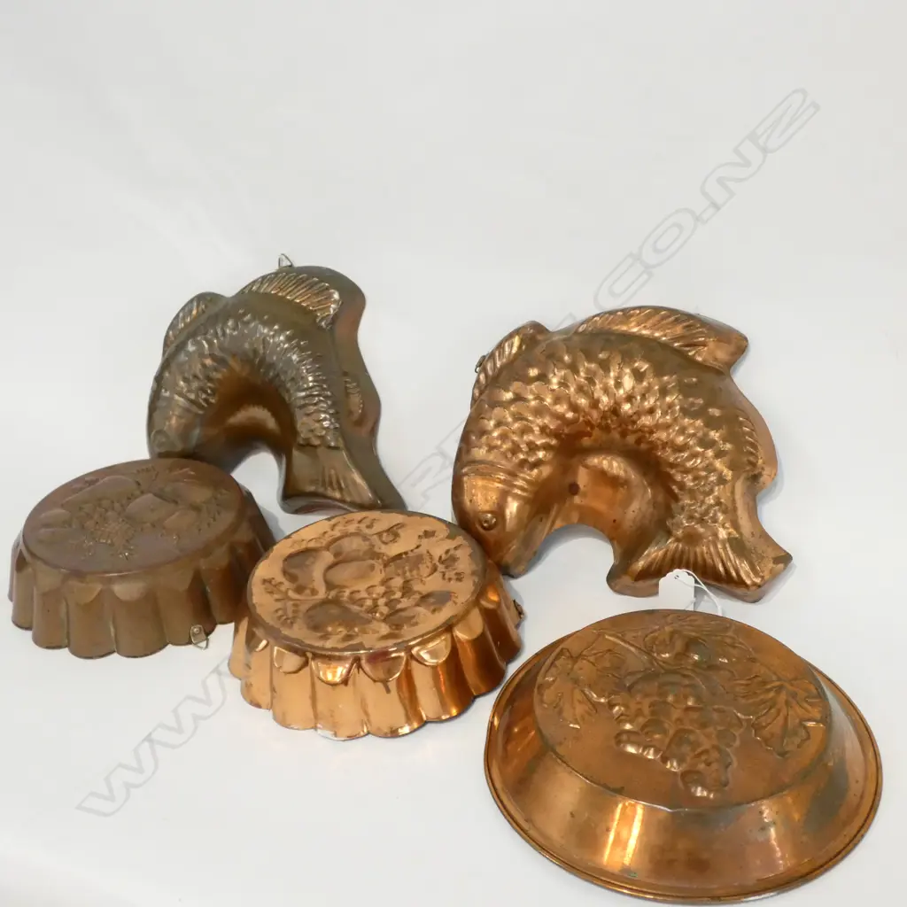 5 COPPER JELLY MOULDS; PR FISH + 3 OTHER Image 1++