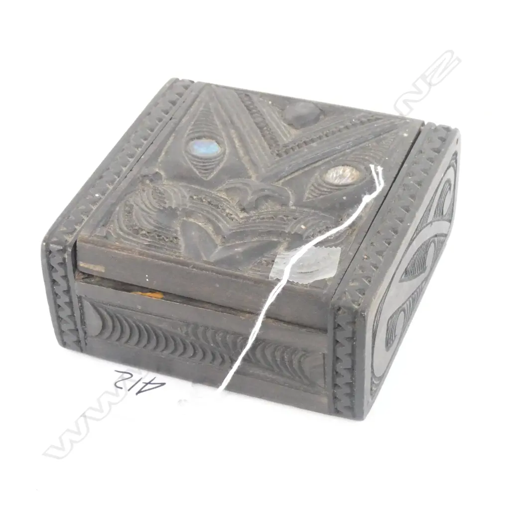 MID 20THc MAORI CARVED BOX 'GENUINE MAORI CARVED 'TAPU''. Image 1++