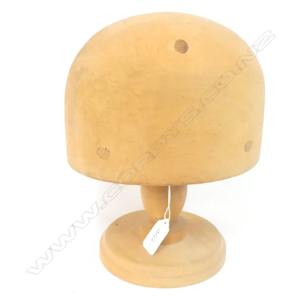 VINTAGE KAURI HAT BLOCK H. 240mm Image 1++