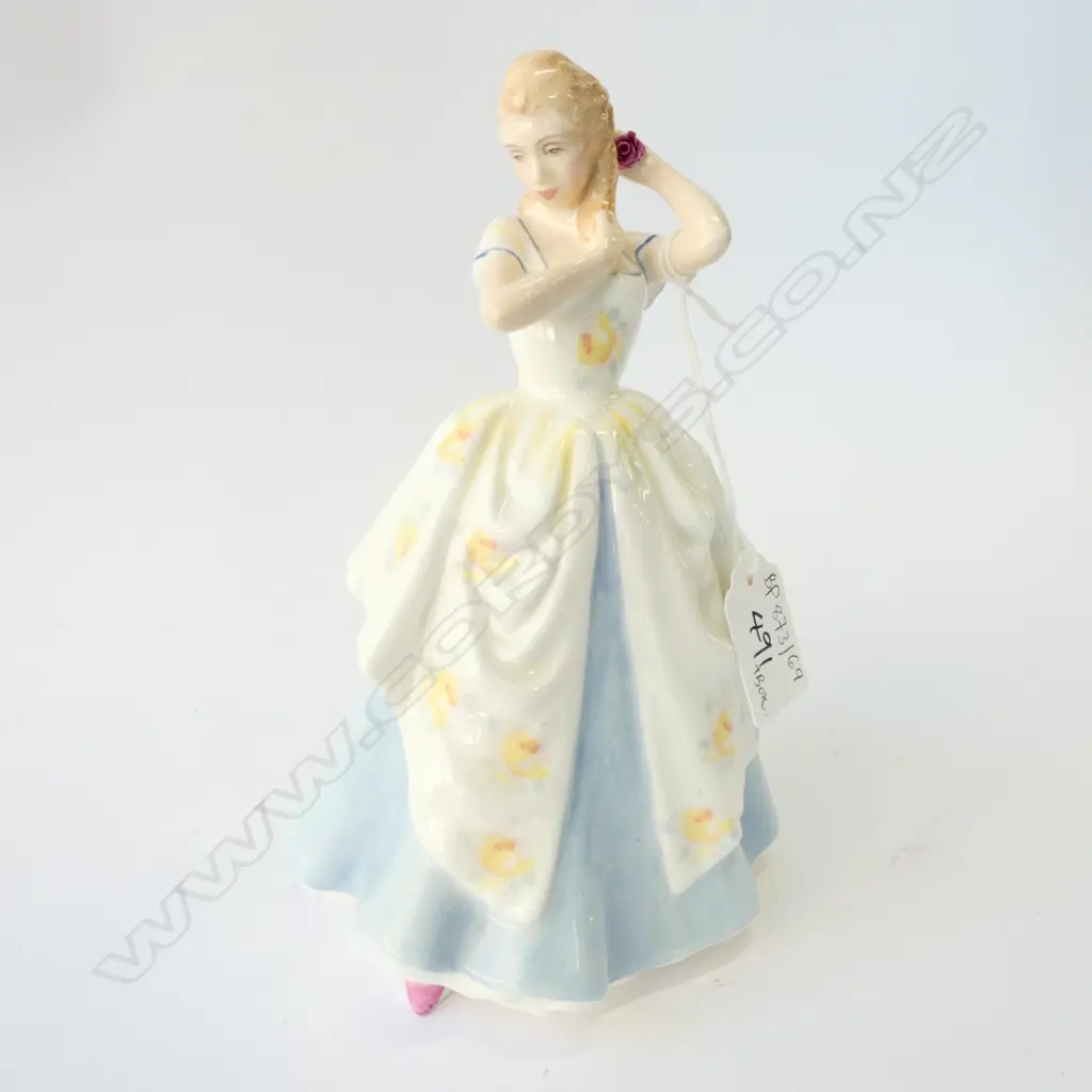 R/DOULTON FIGURE 'LAURA' + BOX Image 1++