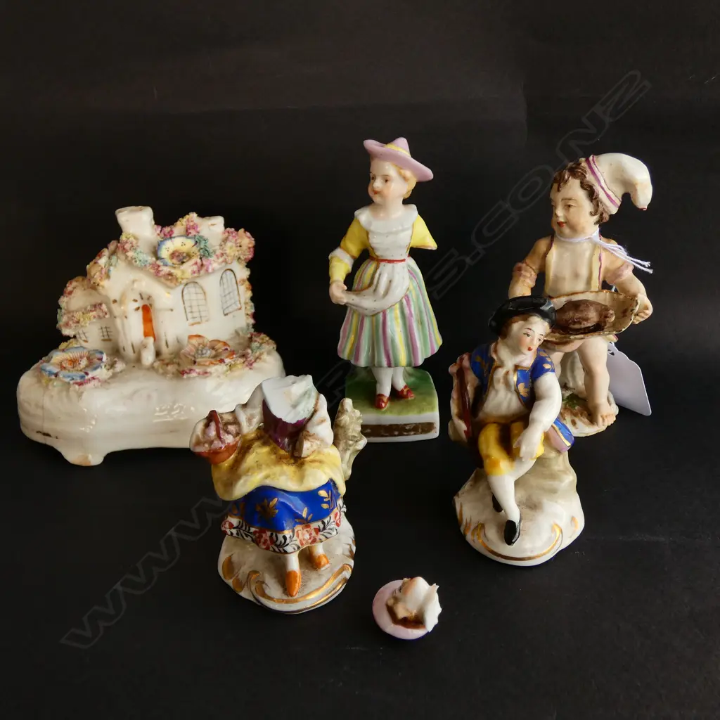 5 SMALL 19th & 20thC PORCELAIN/POTTERY FIGURES a/f Image 1++